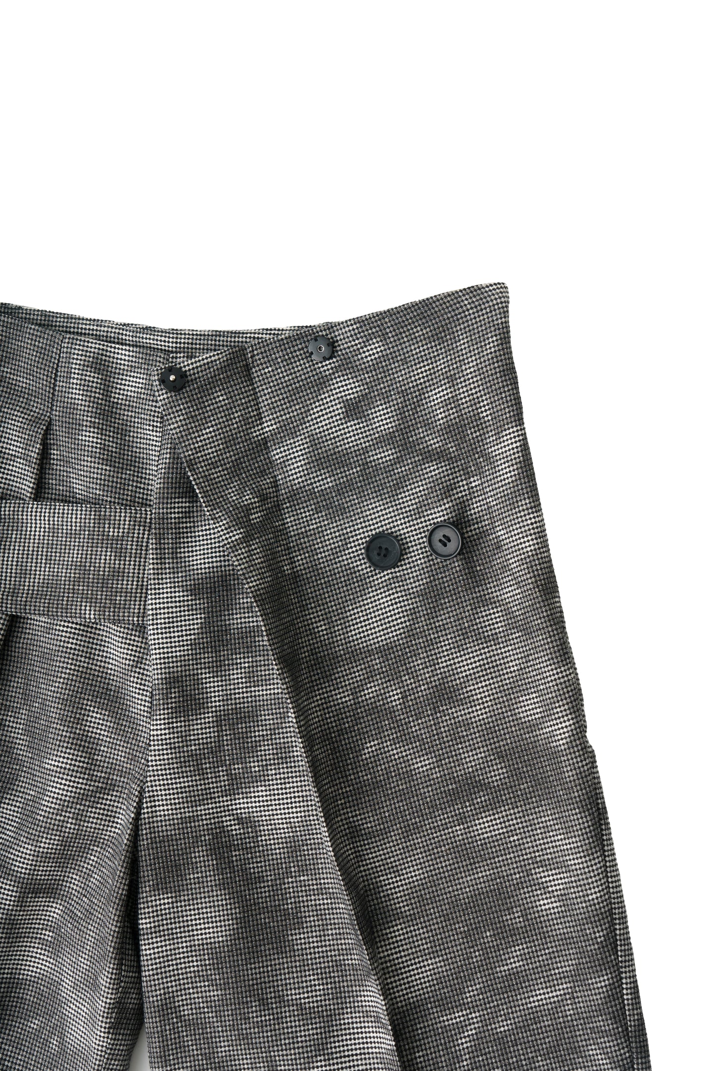 PLEAT PANEL SHORT
