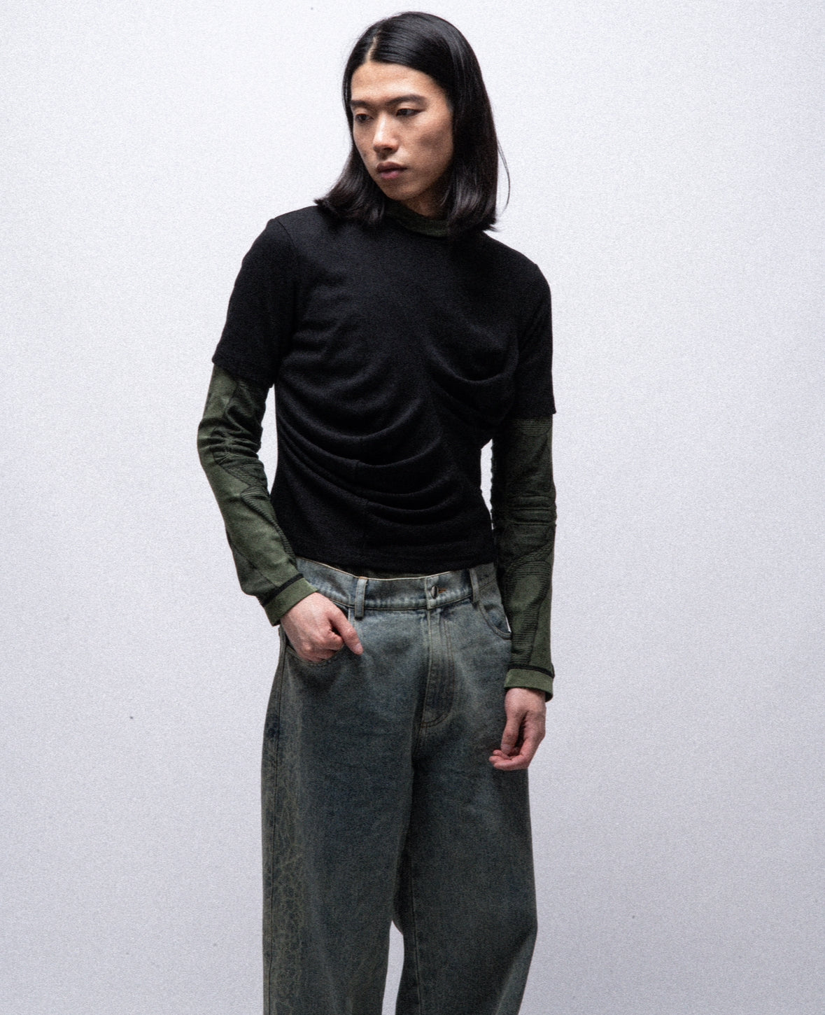 CURVED XUEDI BLACK TEE